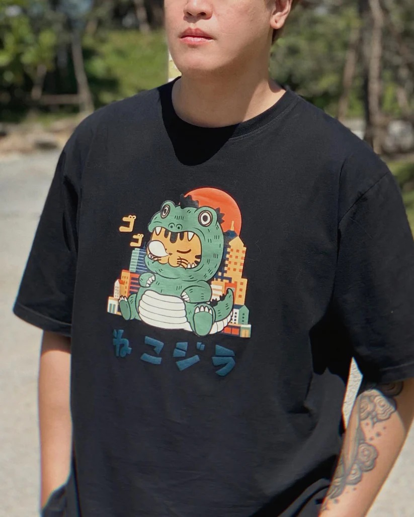 men wearing catzilla oversized t shirt