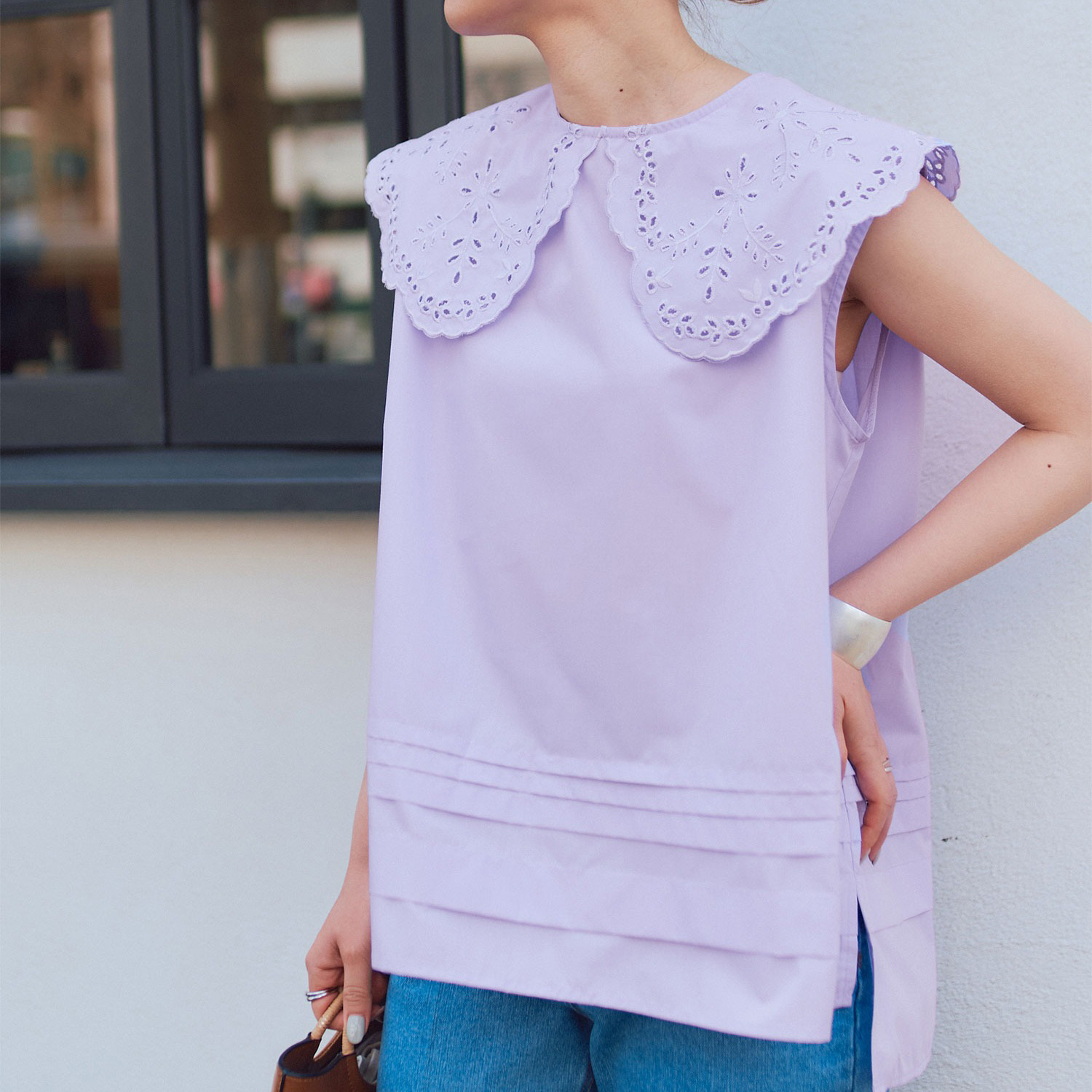 《日本代購》刺繡雕花領飾鑲邊無袖上衣